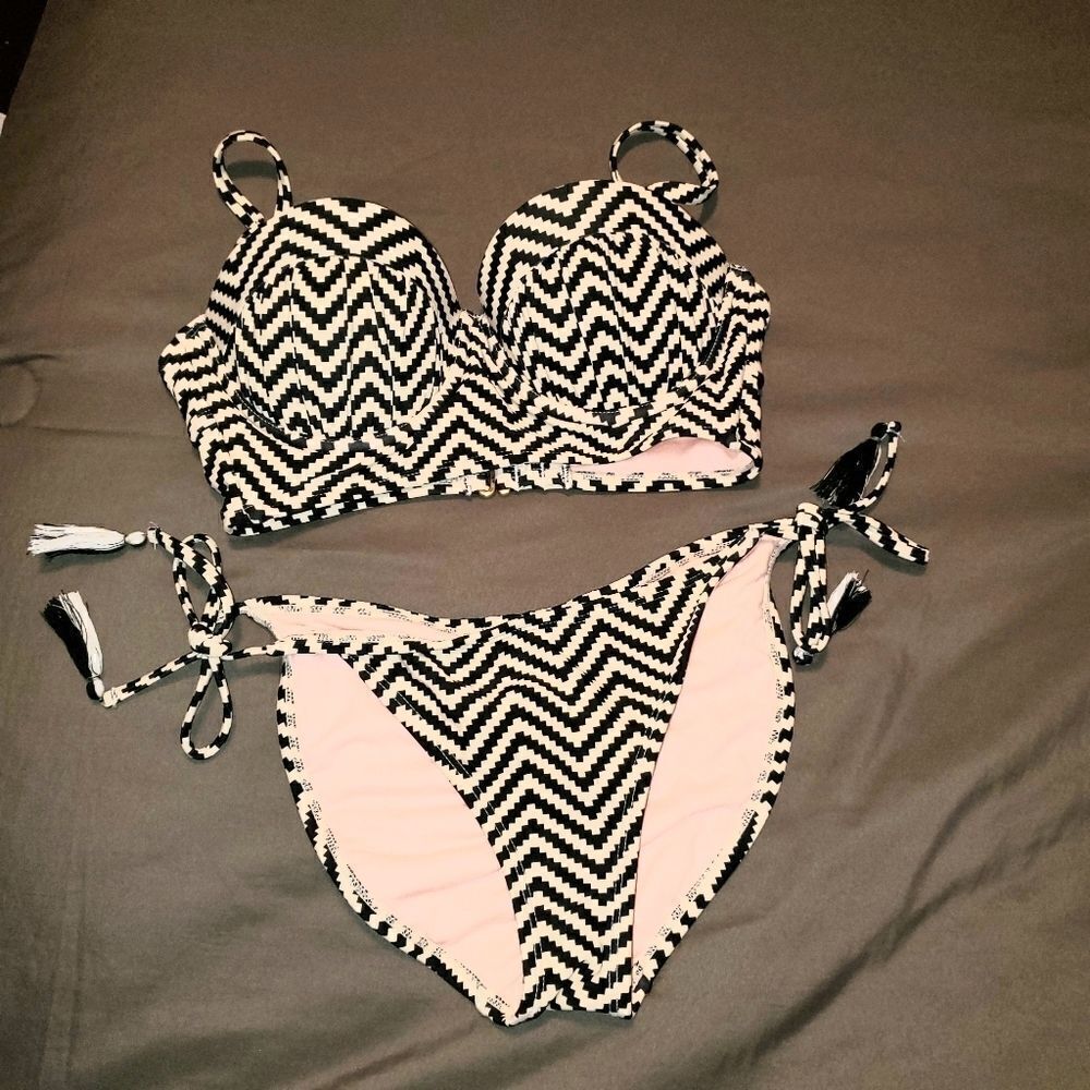 Xhilaration Pink & Black print Bikini